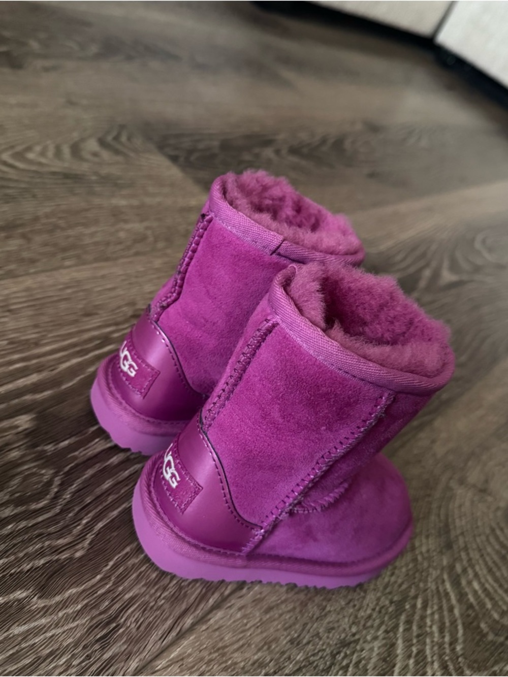 UGG Kids Short Boot in Magenta Pink